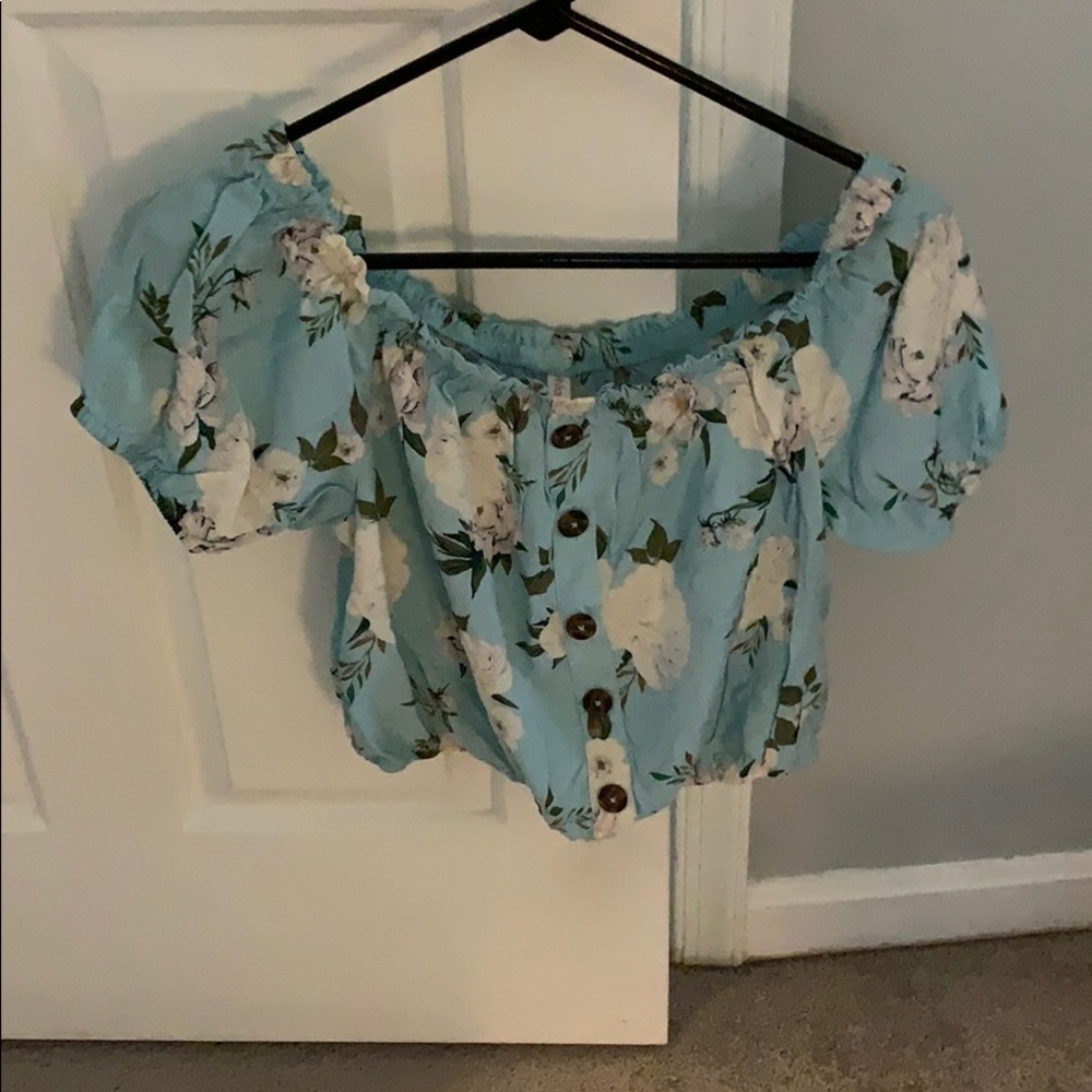 Short sleeve top